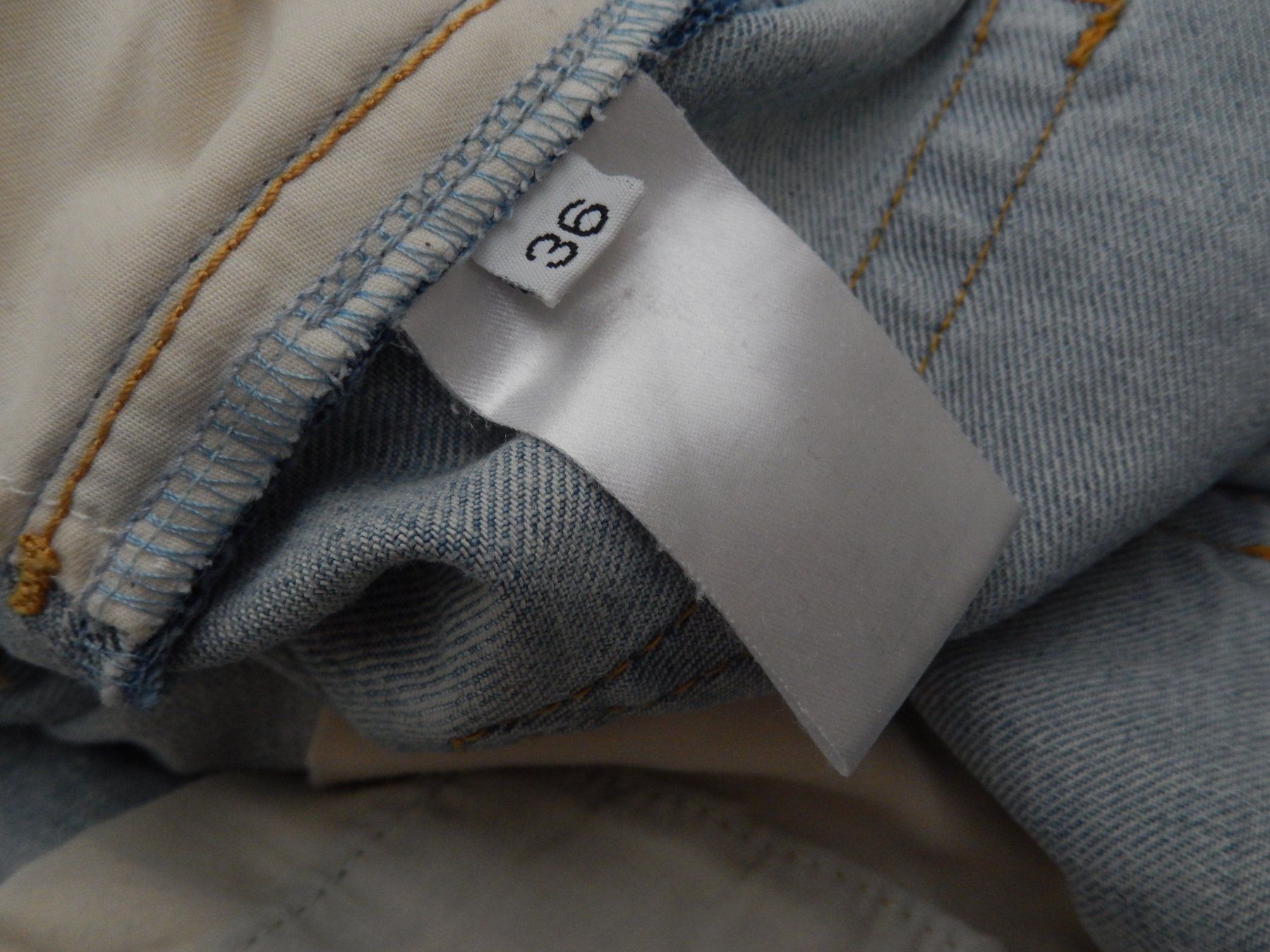 Balmain Jeans: Orig. BALMAIN Motorcycle Jeans Gr. 34-36 – Usato da Tuggen venduto da vivira 9