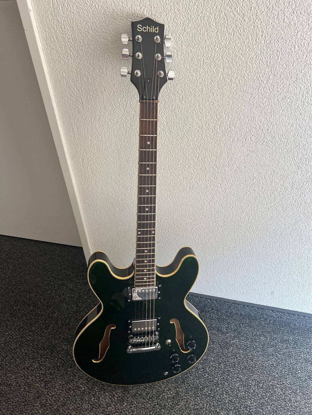 Musikinstrumente: Schöne Blues & Jazz Gitarre – Gebraucht aus Hochdorf von Brandnew