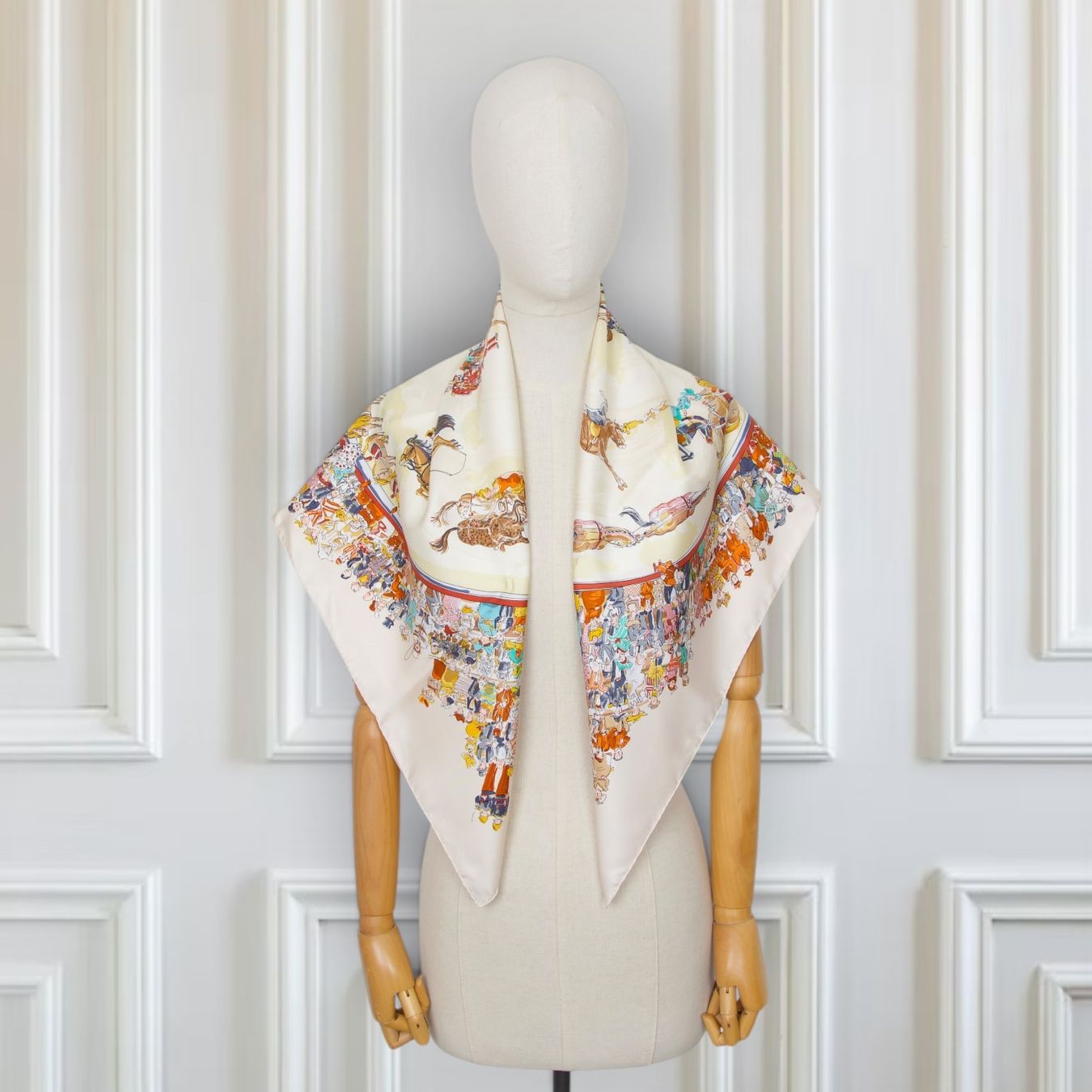 Hermès Foulard & Sciarpe: Hermès Carré "Cirque Molier" crème – Usato da Binningen venduto da Designerlabels 1