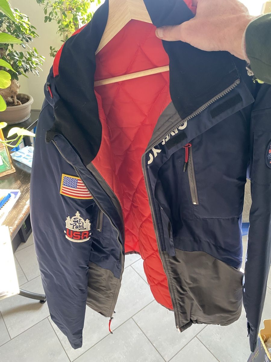 Red Bull Giacche: Red Bull crashed ice jackets – Usato da Capolago venduto da Lillo22