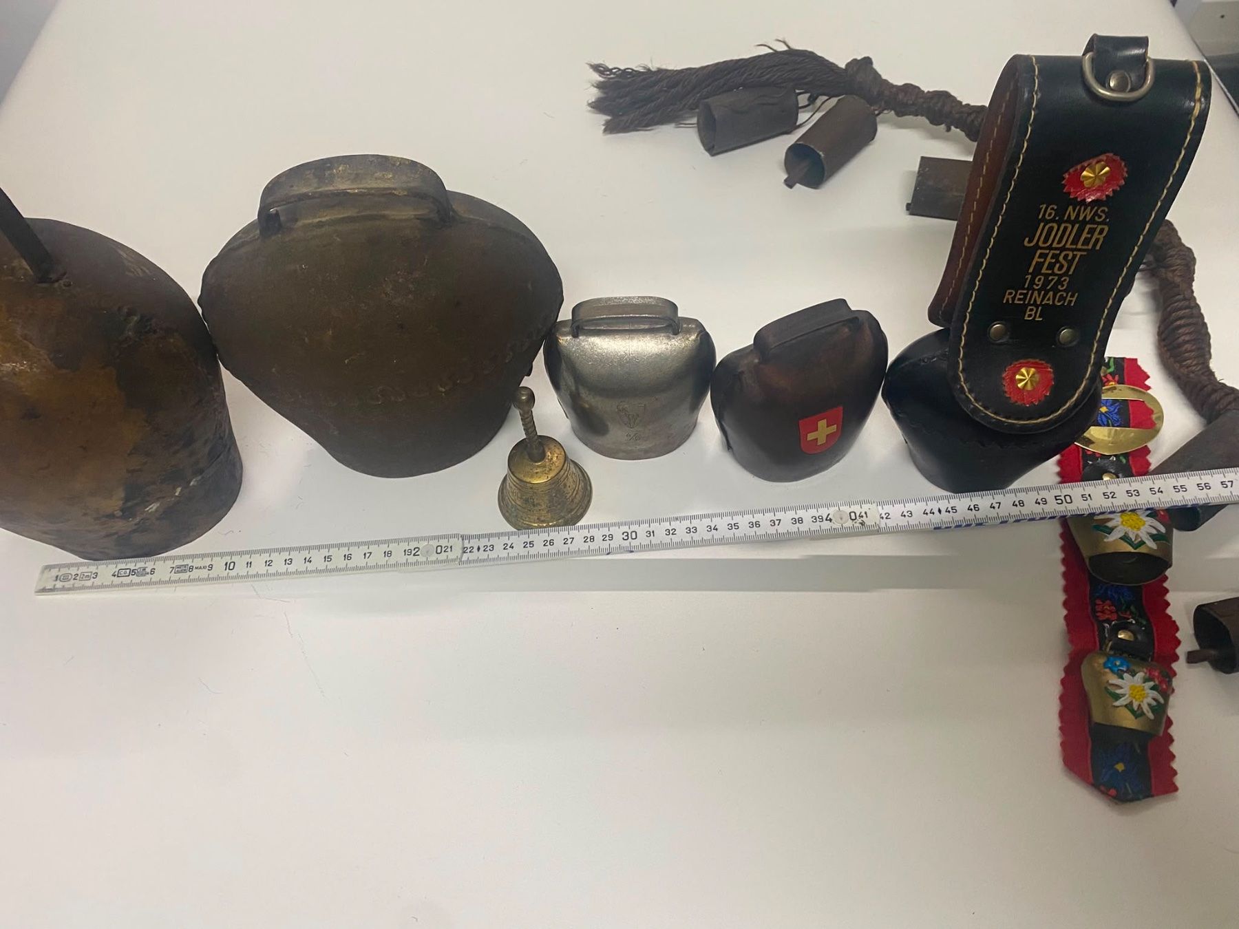 Campanacci mucche: Grosses LOT alte Glocken Kuhglocken – Usato da Dübendorf venduto da lan1808 8