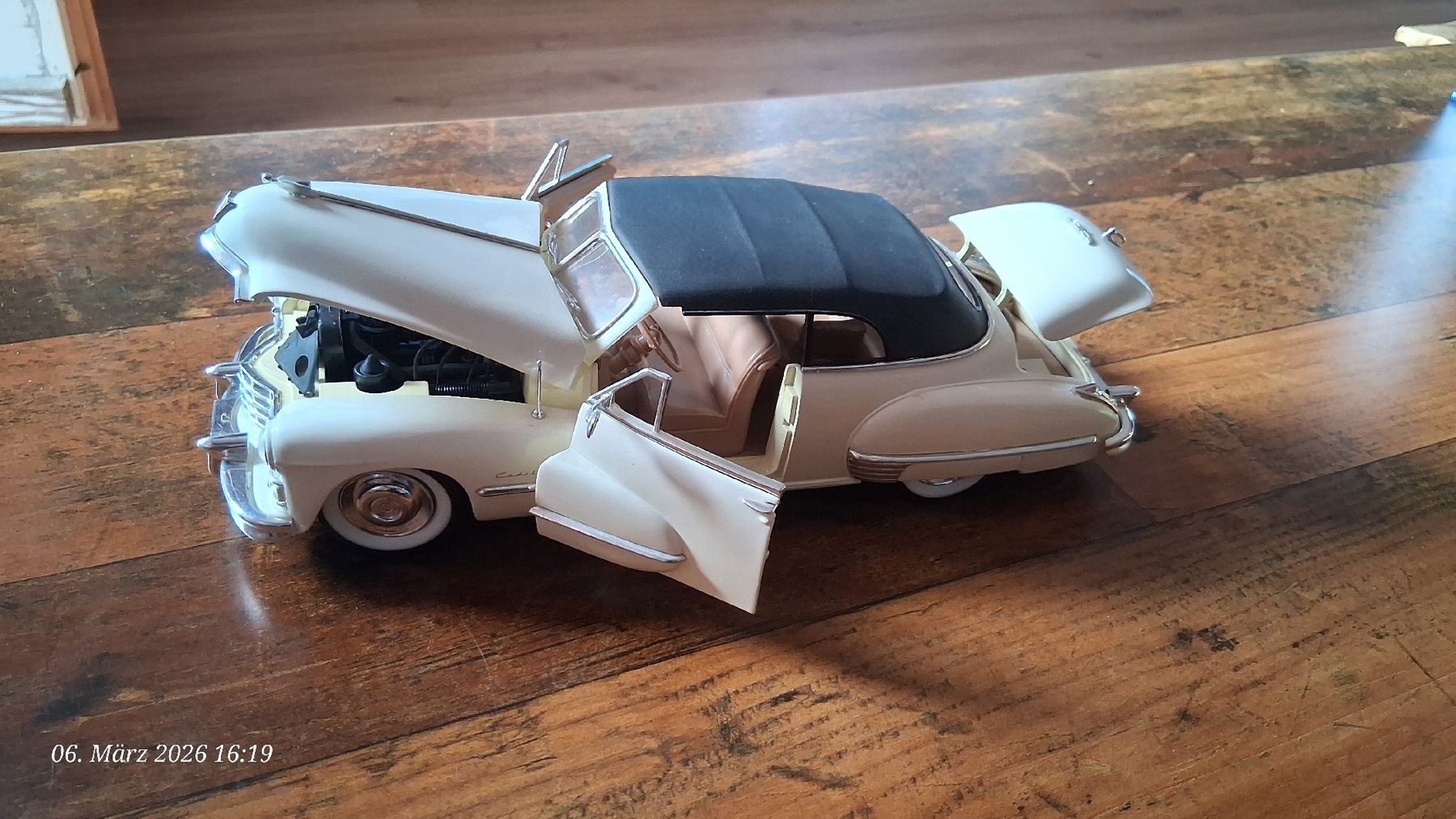 Anson Modellini d'auto: 1:18 Cadillac Serie 62 – Usato da Wolfenschiessen venduto da 2-stroke-garage 4