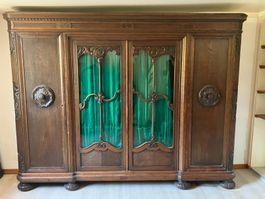 Antiker Kleiderschrank Holz mit Glastüren unrestauriert