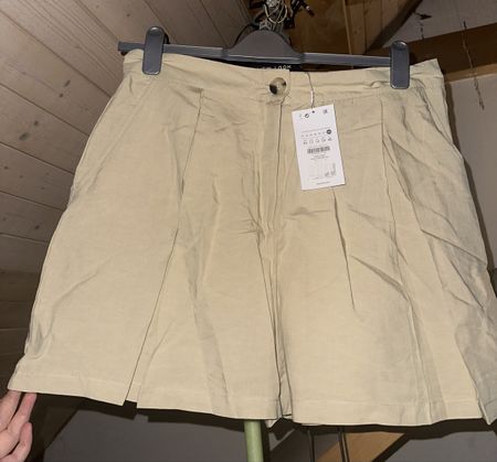 Shorts, EU 44, NEU!