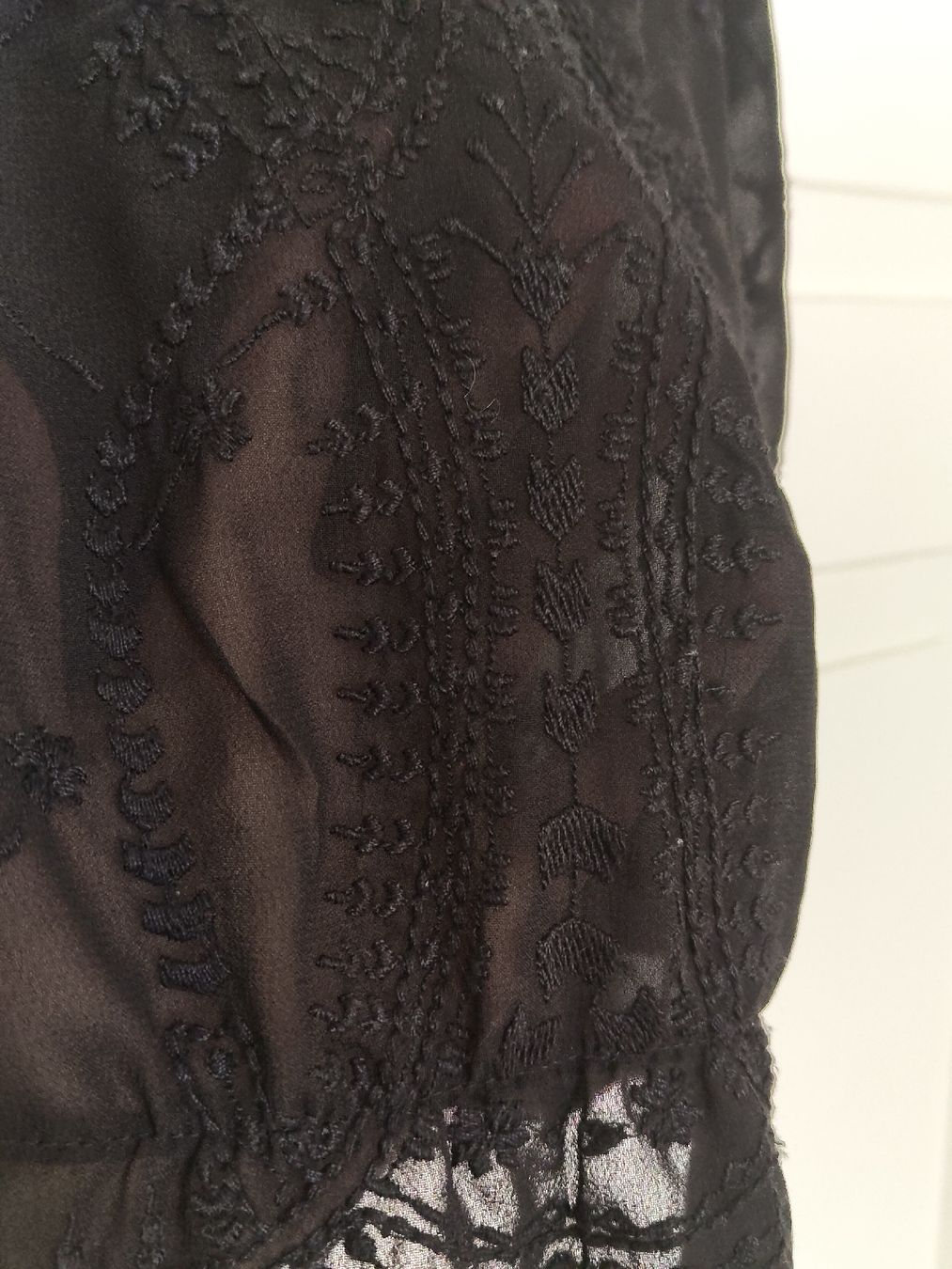 H&M Camicette: Besticktes schwarzes H&M Top, Grösse 36 – Usato da Wettingen venduto da flo_lh7r 1
