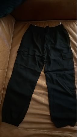 Schwarze Hose, Grösse 152, Top Zustand