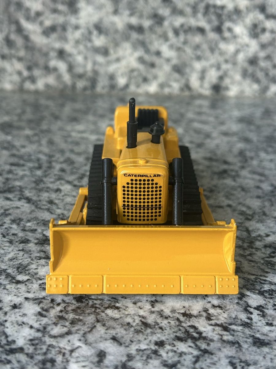 Caterpillar Kit di modellismo & Modellini statici: Caterpillar D6 – Usato da Horw venduto da Tigercat635 4