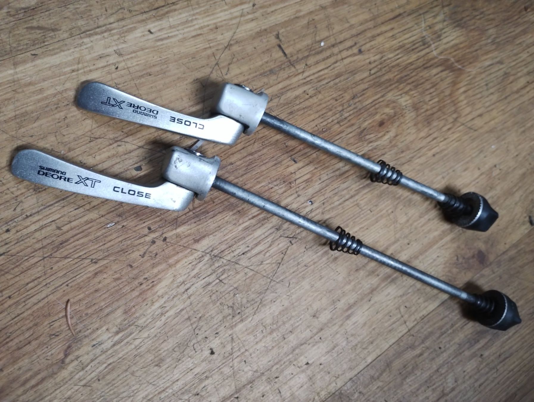Pezzi di ricambio: Shimano XT Schnellspanner Set vorne und hinten – Usato da Oetwil am See venduto da Kukuxumusu 1