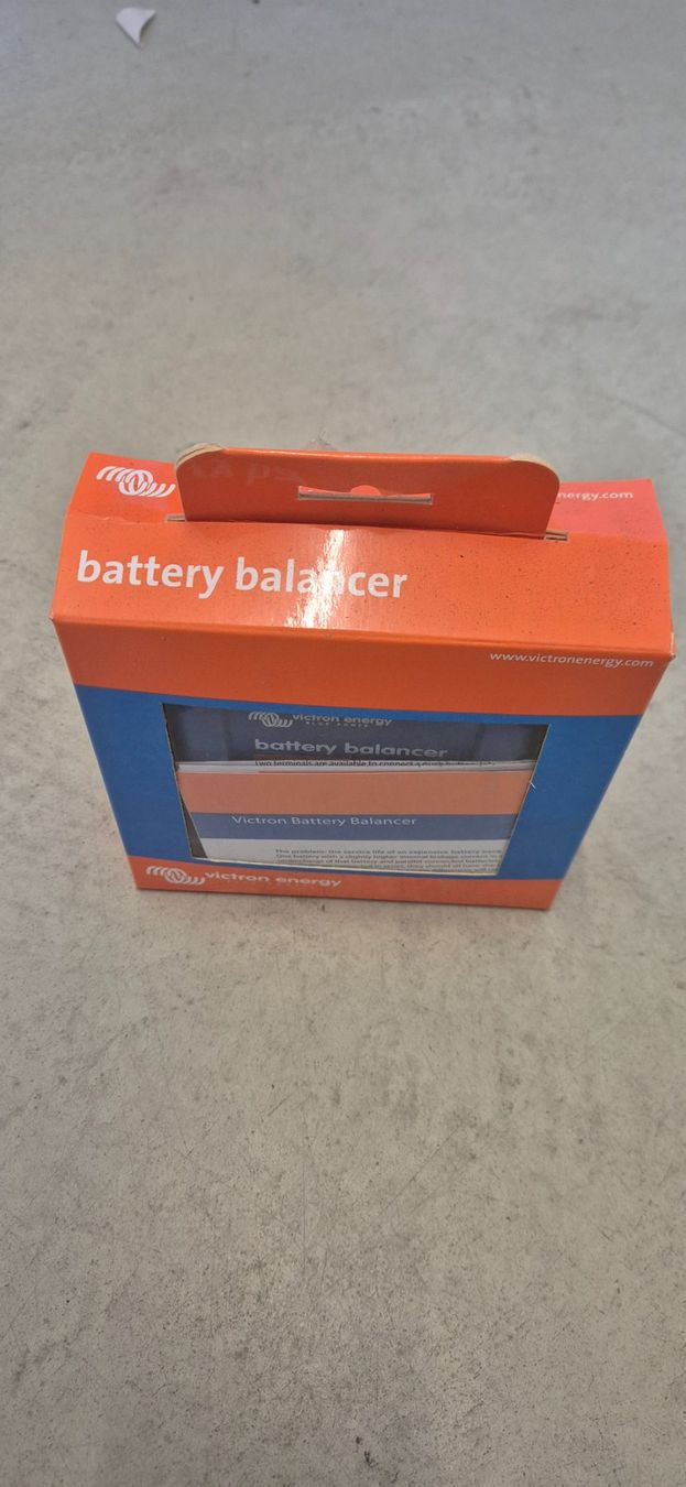 Dispositivi a energia solare: Victron Battery Balancer neu – Nuovo (secondo la descrizione) da Schönenberg TG venduto da S.samuel.R 1
