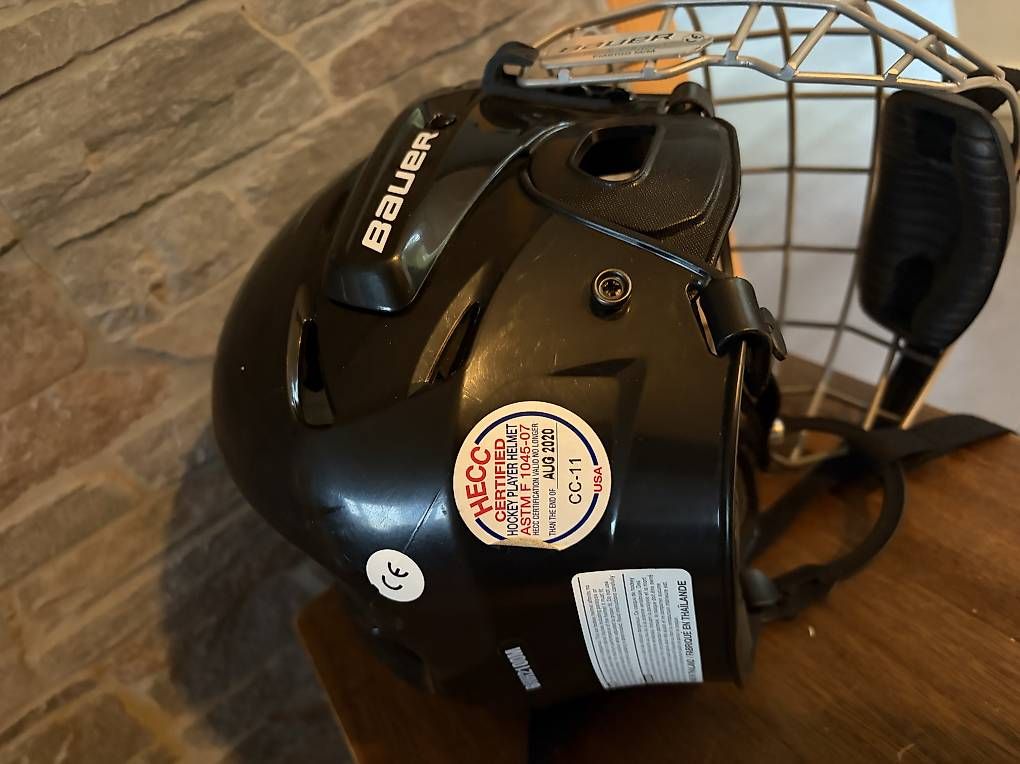 Casques: Casque de hockey Bauer – D'occasion à La Chaux-de-Fonds par ann_8n89 2