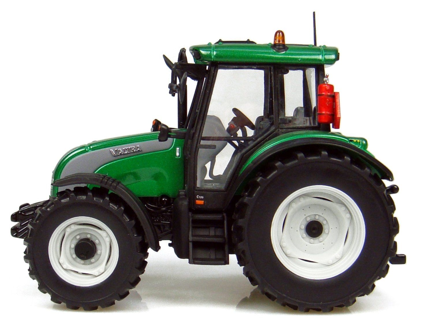 Kit di modellismo & Modellini statici: Tracteur VALTRA C SERIE ref 2626 - 1:32 – Nuovo e nell'imballaggio originale da Lausanne venduto da Techobby 1