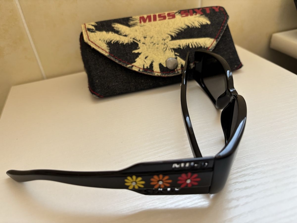Miss Sixty Occhiali & Lenti: Miss Sixty: occhiali da sole – Nuovo (secondo la descrizione) da Losone venduto da Tilly-nb7t 1