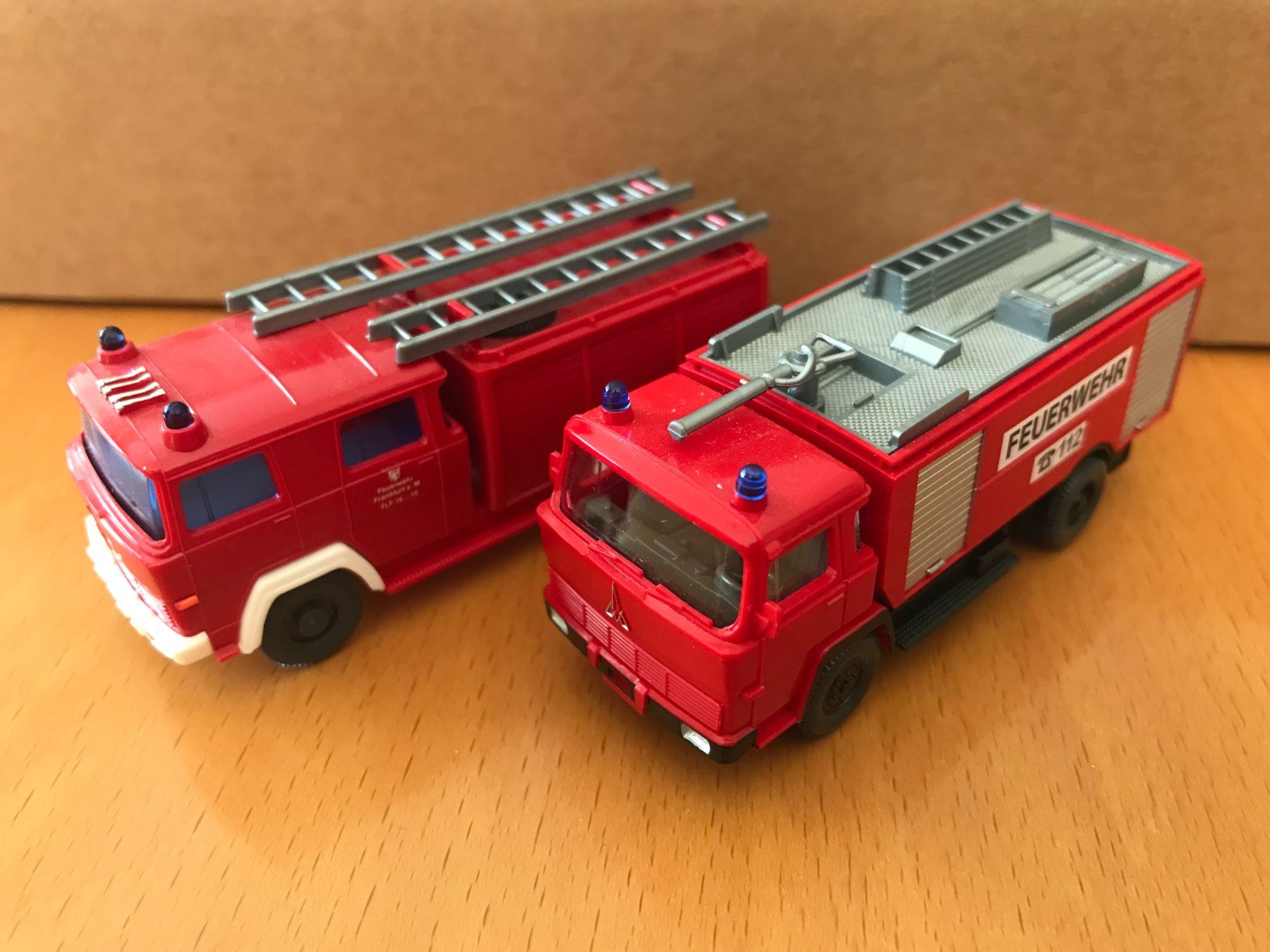 Modellini d'auto: 2x Magirus LKW Feuerwehr – Usato da Luzern venduto da mey_s13