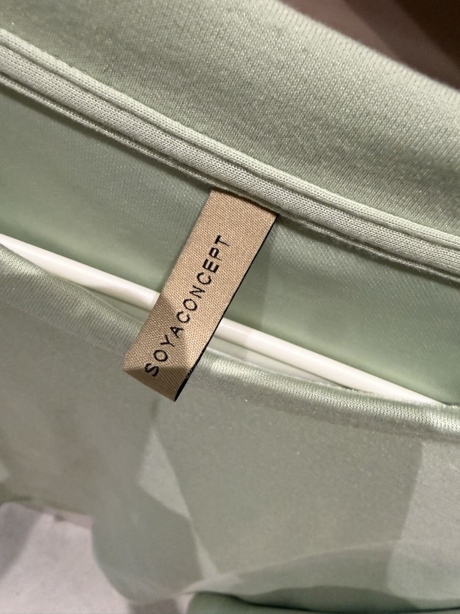Maglioni & Felpe: Soyaconcept Pullover hellgrün Grösse XS  mit Defekt – Usato da Maienfeld venduto da griti666 1