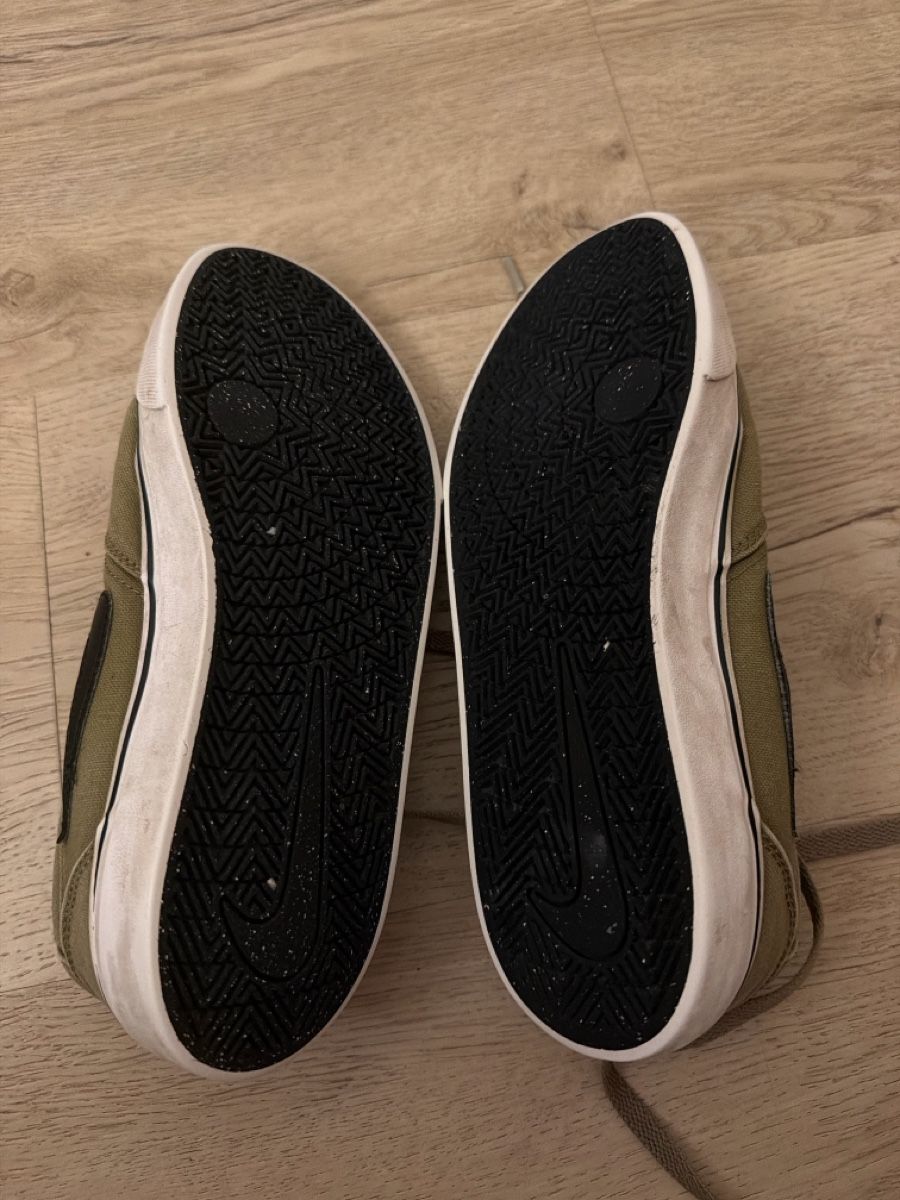 Nike Chaussures hommes: Nike Chron 2 – D'occasion à Wädenswil par rot_krf8 2