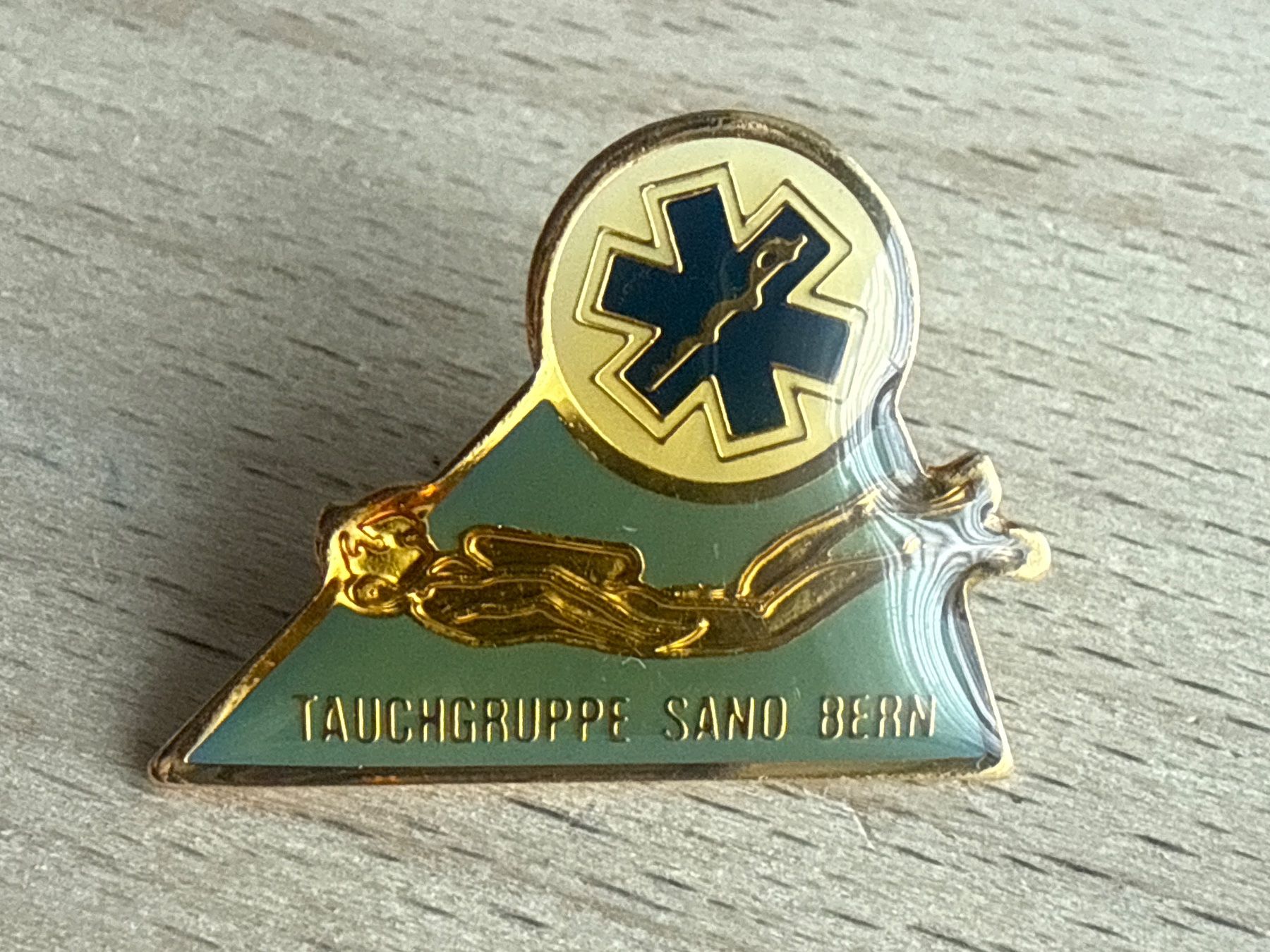 Placchette & Badge: Pin Tauchgruppe Sano Bern – Usato da Glattbrugg venduto da Schweigmatt