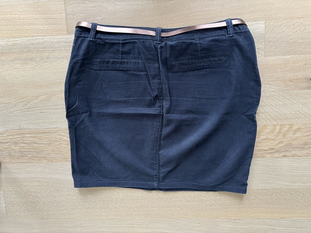 Esprit Gonne: Cordjupe blaugrau Esprit Gr. 44 – Usato da Gwatt (Thun) venduto da Bioethanol01 1
