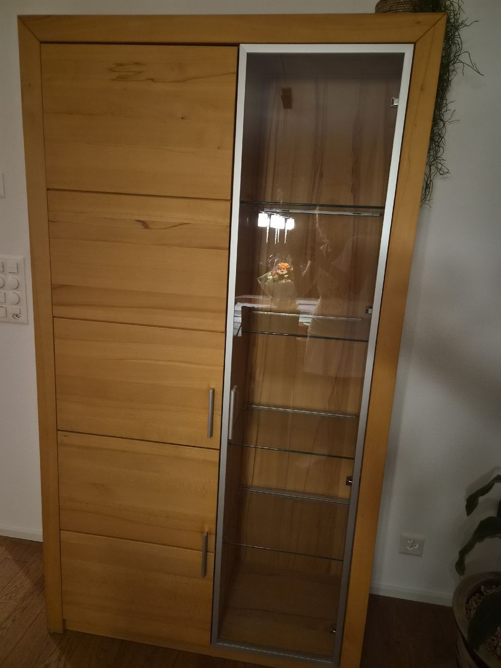 Armadi: glasschrank massiv  – Usato da Glattfelden venduto da nic_kz6f