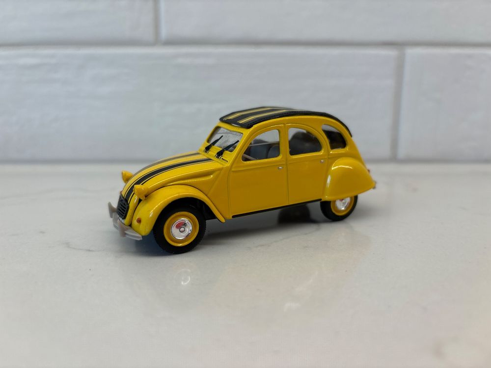Norev SIMCA Chambord 1/43 Jaune Et Noire – Ancien En Boîte