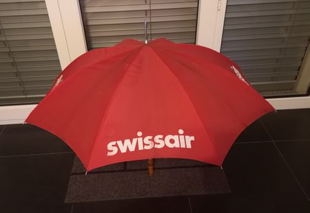 Parapluie Swissair rouge - Original Swissair Regenschirm