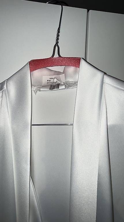Vestiti: Brautmorgenmantel / Bridal robe  – Nuovo e nell'imballaggio originale da Zürich venduto da Marti97 1