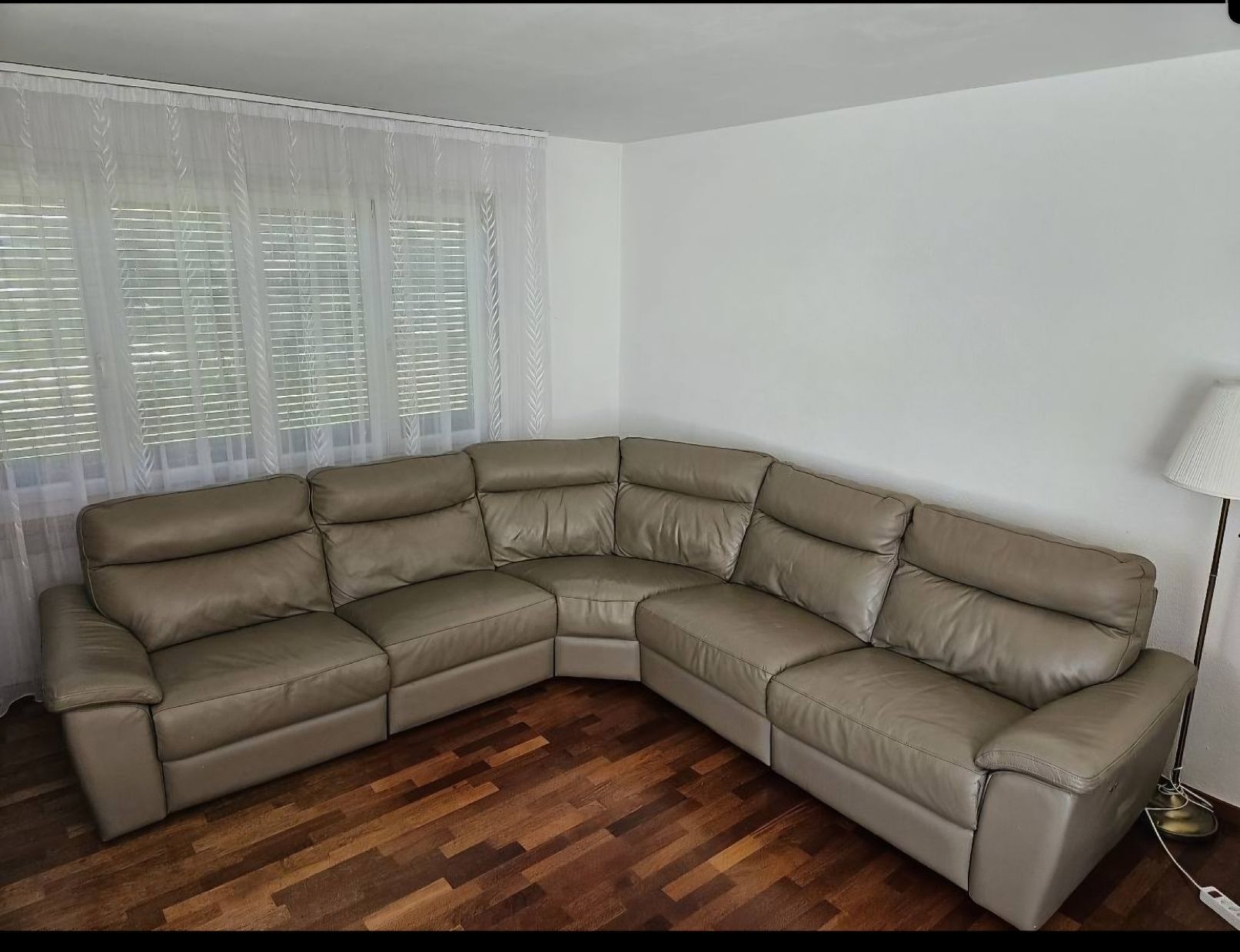 Sofas: Echtleder Sofa – D'occasion à Gerlafingen par msl_6pt5