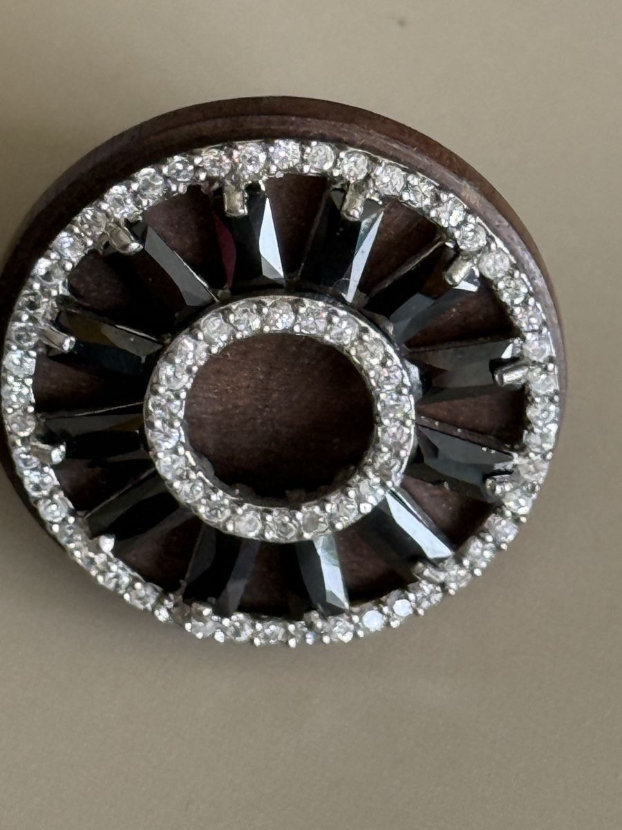 Anelli: Unique Wood Statement Ring with Black &Crystal Embellishment – Usato da Zürich venduto da DEGU 5