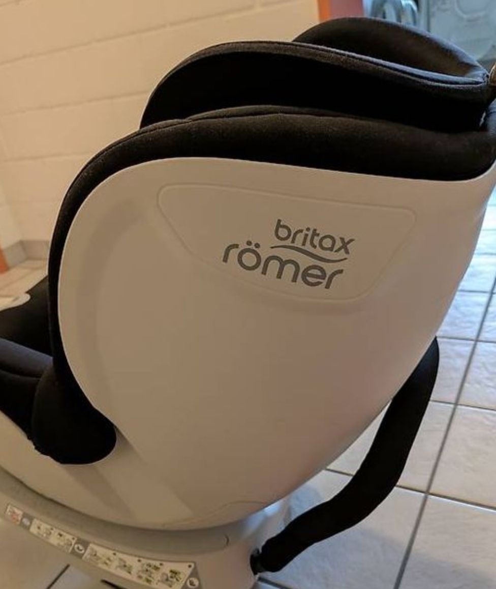 Seggiolini per auto: Britax Römer Kindersitz gebrauchter – Usato da Abtwil SG venduto da oro_pg2r