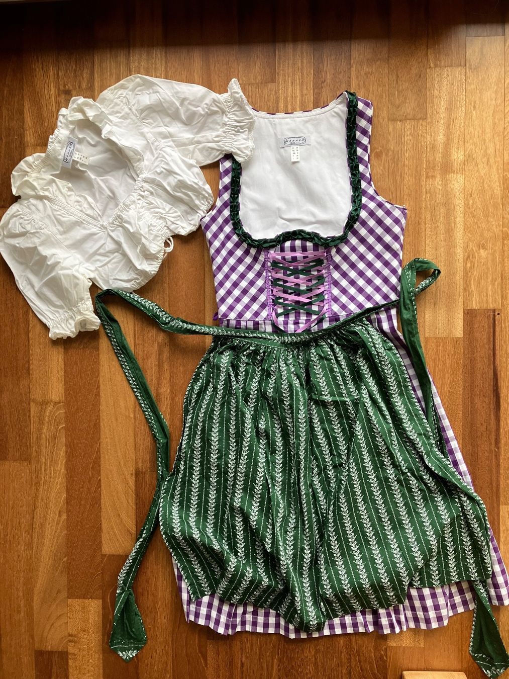 Kleider: Dirndl – Gebraucht aus Ruswil von FranziskaArnold 1