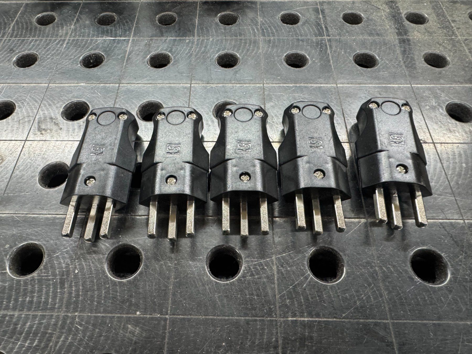 Spine: Stecker 240 Volt – Usato da Zürich venduto da Rbaumann53