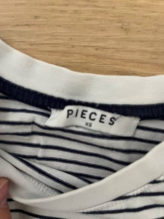 Pieces T-shirt: Tshirt gestreift Gr. XS – Usato da Wetzikon ZH venduto da ev2_yg2g 1
