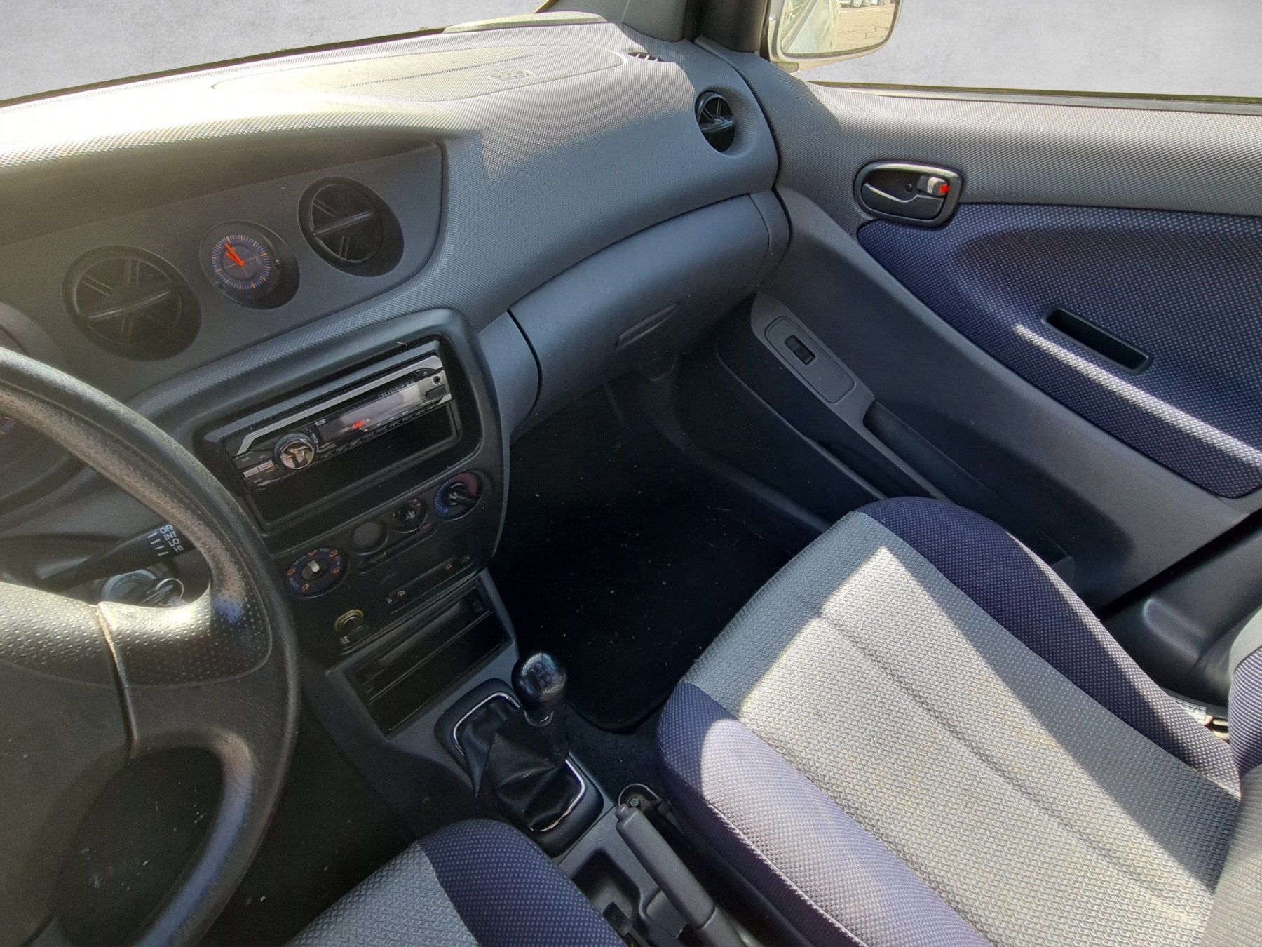 Daihatsu Automobili: Daihatsu YRV 1.3i 16V – Usato da Eschert venduto da claude033 8