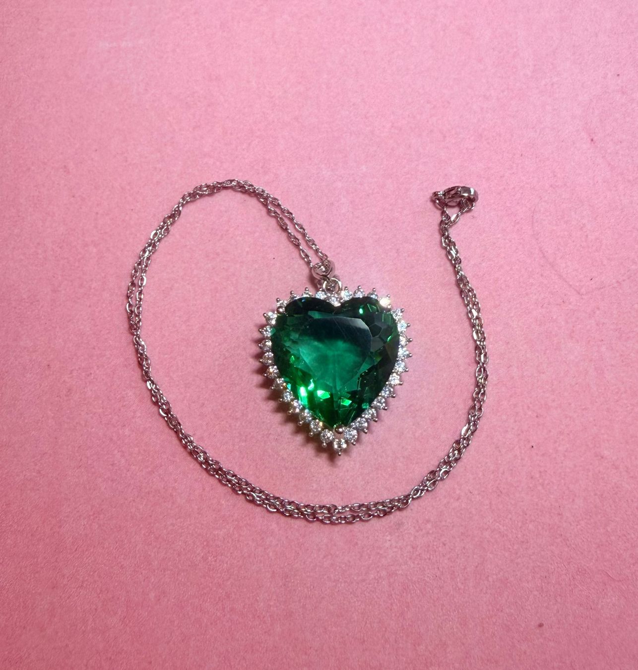 Catenine: Collier cœur Emeraude – Nuovo e nell'imballaggio originale da St-Maurice venduto da Sandrinette123 1