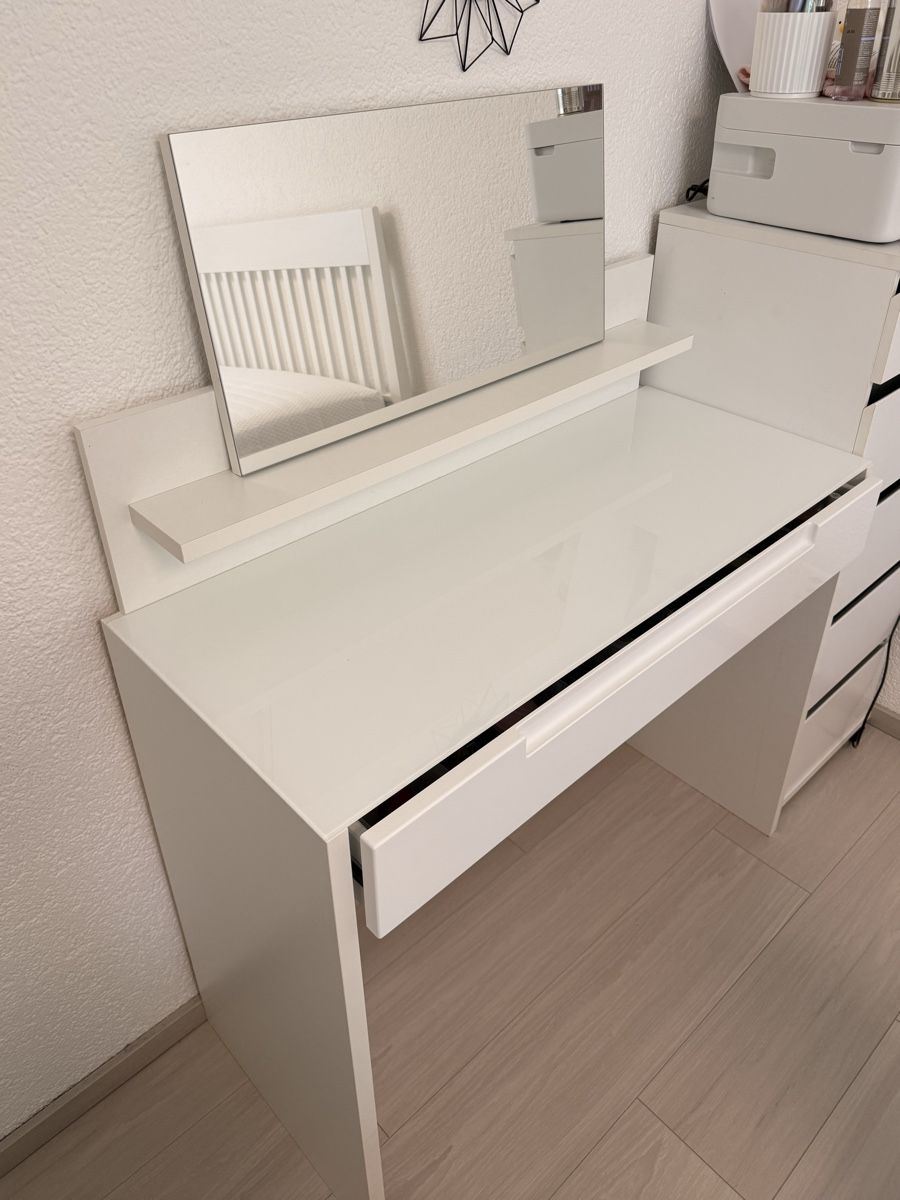 Tavoli da trucco: Coiffeuse blanche avec miroir – Usato da Murten venduto da AylaSss 6