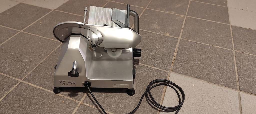Fust Elettrodomestici da cucina: Aufschnittmaschine – Usato da Marbach LU venduto da PILA 1