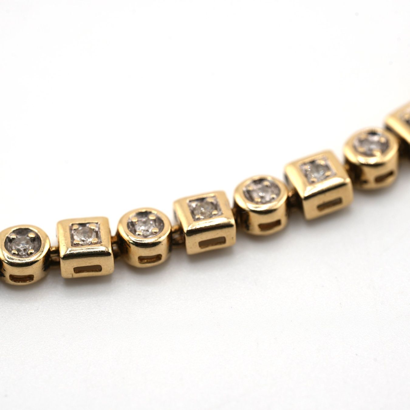 Armbänder & -reifen: Bracelet 14K mit Diamanten – Gebraucht aus Basel von Vip24 1