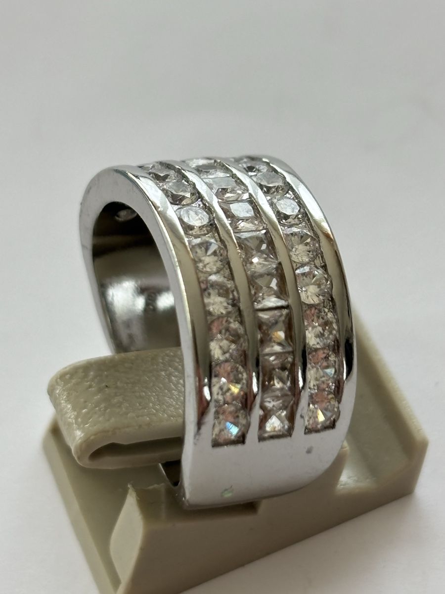 Anelli: Silber Ring mit Zirkonia Steinen 925 – Usato da Langnau am Albis venduto da flusspflege 3