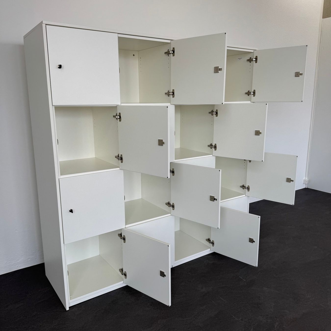 Armadi: Palmberg Prisma 2 Lockerschrank - 16 Abteile – Usato da Schönenwerd venduto da mcofficeshop 3