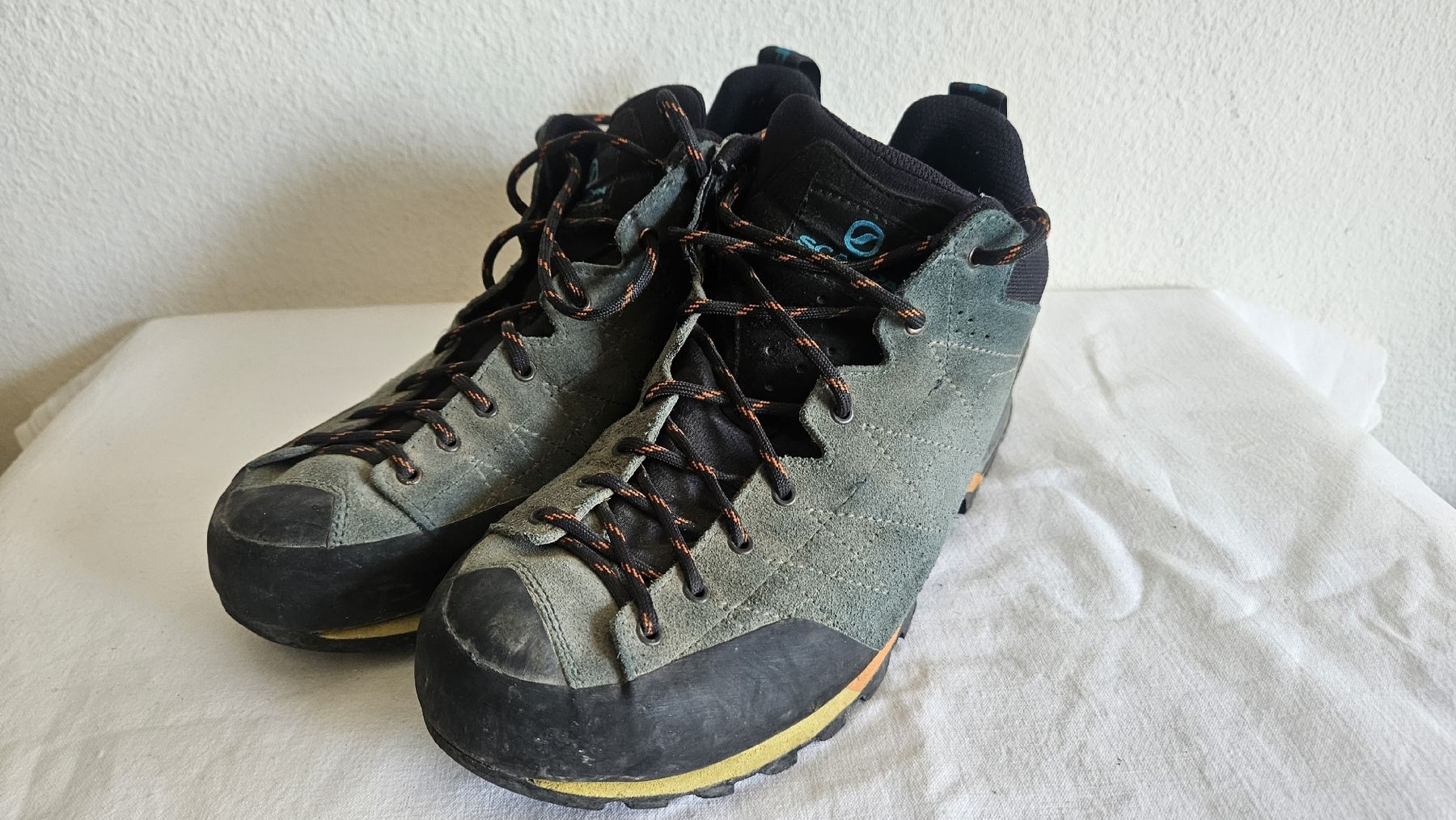 Scarpa Scarpe da uomo: Wanderschuhe Scarpa Herren Grösse 41 – Usato da Ettingen venduto da samiba