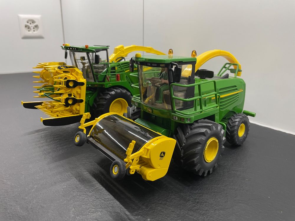 BRITAINS ERTL ENSILEUSE JOHN DEERE 8600