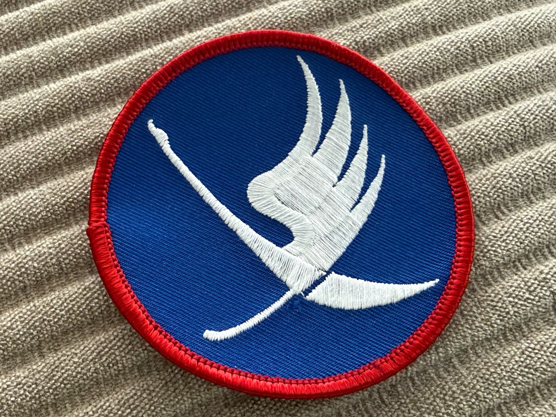 Schweizer Armee Plaketten & Abzeichen: Badge: Fliegerstaffel 19 - Schweizer Luftwaffe – Neu (gemäss Beschreibung) aus Brütten von Hst1
