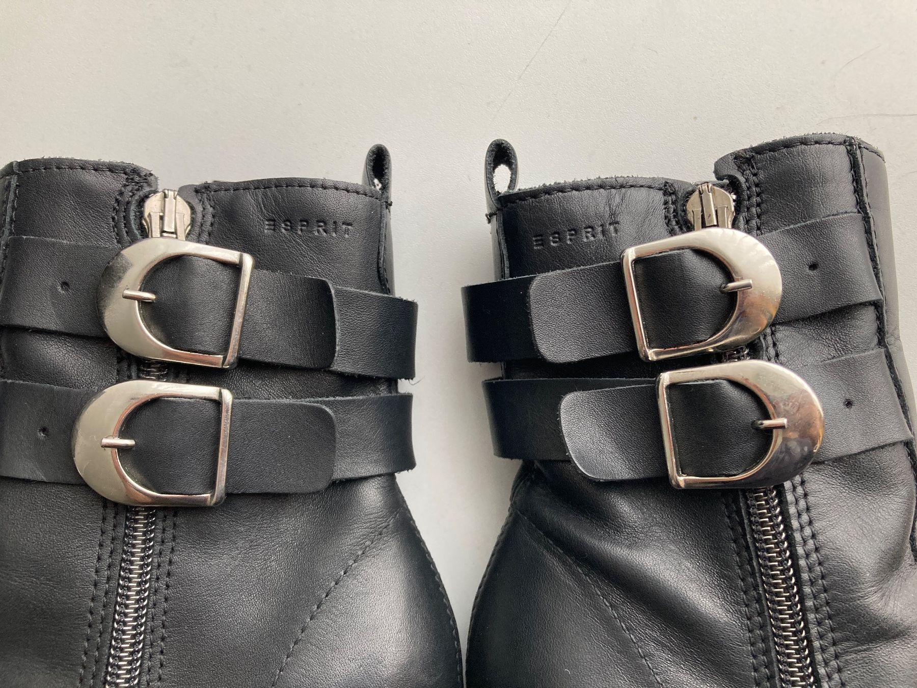 Esprit Scarpe da donna: ESPRIT Leder Keilstiefeletten Gr. 37 – Usato da Küsnacht ZH venduto da PLZoll 7