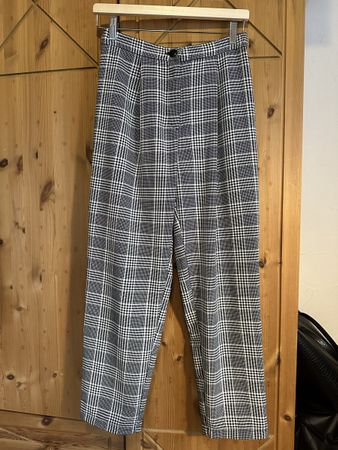 H&M Divided, Grösse 38, neuwertige Stoffhose Kariert