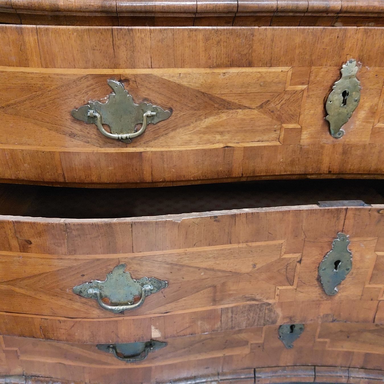 Cassettiere: Wellenkommode Barock ca 1800 – Usato da Freienbach venduto da Stuagert 3