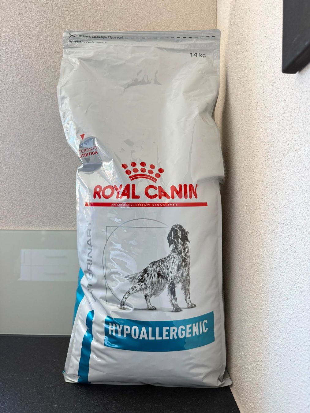 Royal Canin Mangimi: Royal Canin Veterinary Canine Hypoallergenic Hundefutter – Nuovo e nell'imballaggio originale da Alpnach Dorf venduto da ben_zb29