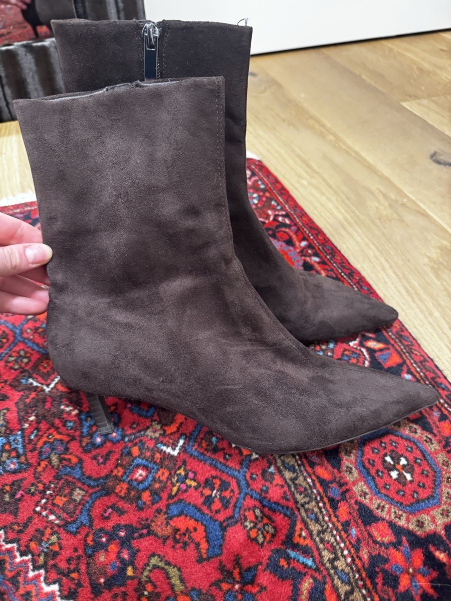 Bershka Scarpe da donna: Suede Stiefeletten  – Usato da Schaan venduto da kri_tsw8