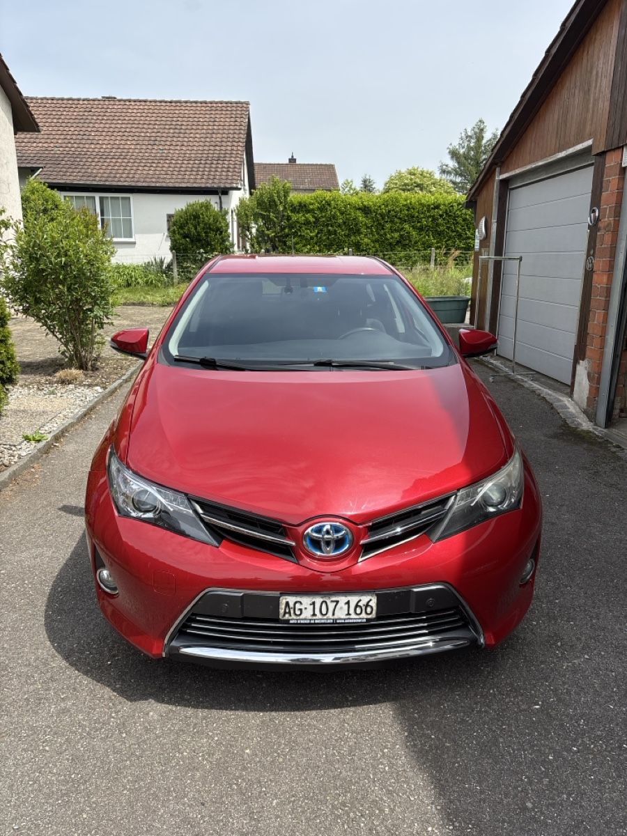 Toyota Automobili: Toyota Auris Hybrid  – Usato da kaiseraugst venduto da gysi02