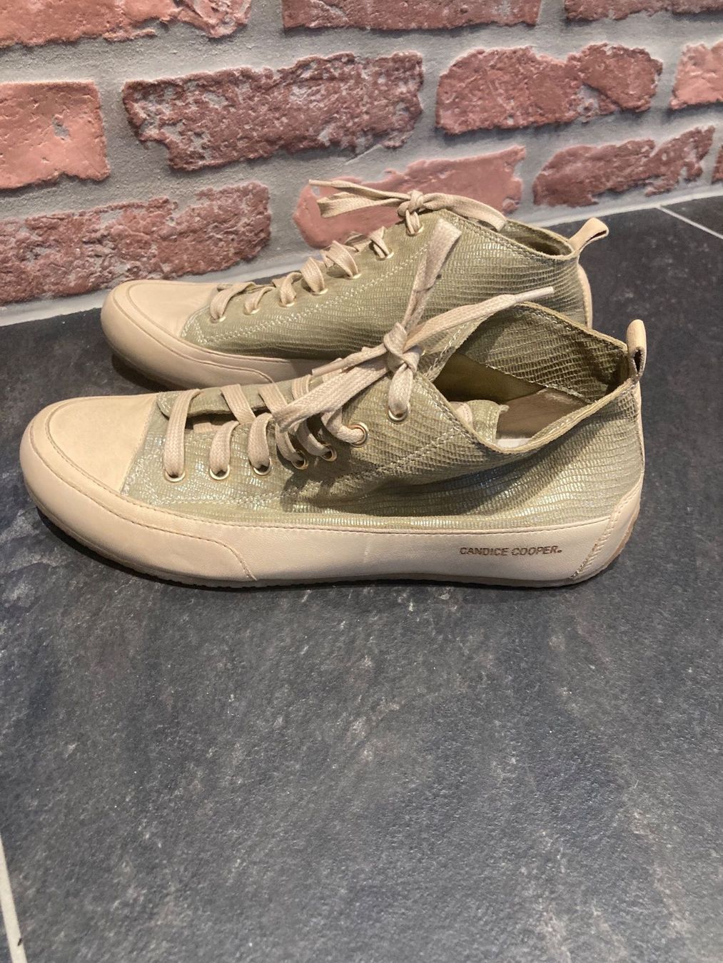 Damenschuhe: Sneaker – Gebraucht aus Rorschach von Loonimuh 1