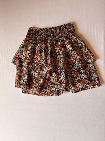 ONLY Minirock Gr.S mit Blumenmuster, ideal für Sommer!