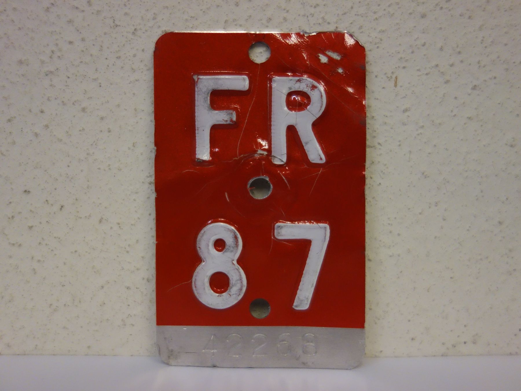 Schilder: FR 87 VELONUMMER - FAHRRADSCHILD – Gebraucht aus Kerzers von zimmergruen
